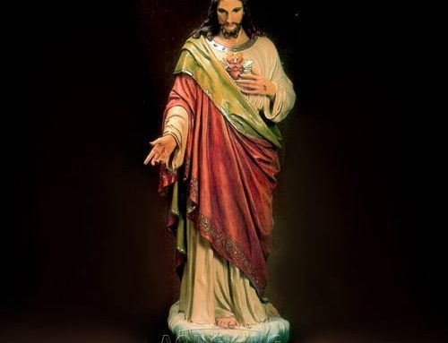 Fiberglass praying of Jesus Sculpture