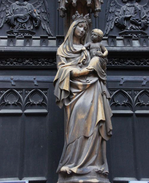 Religious Love sculpture bronze mary holding baby jesus