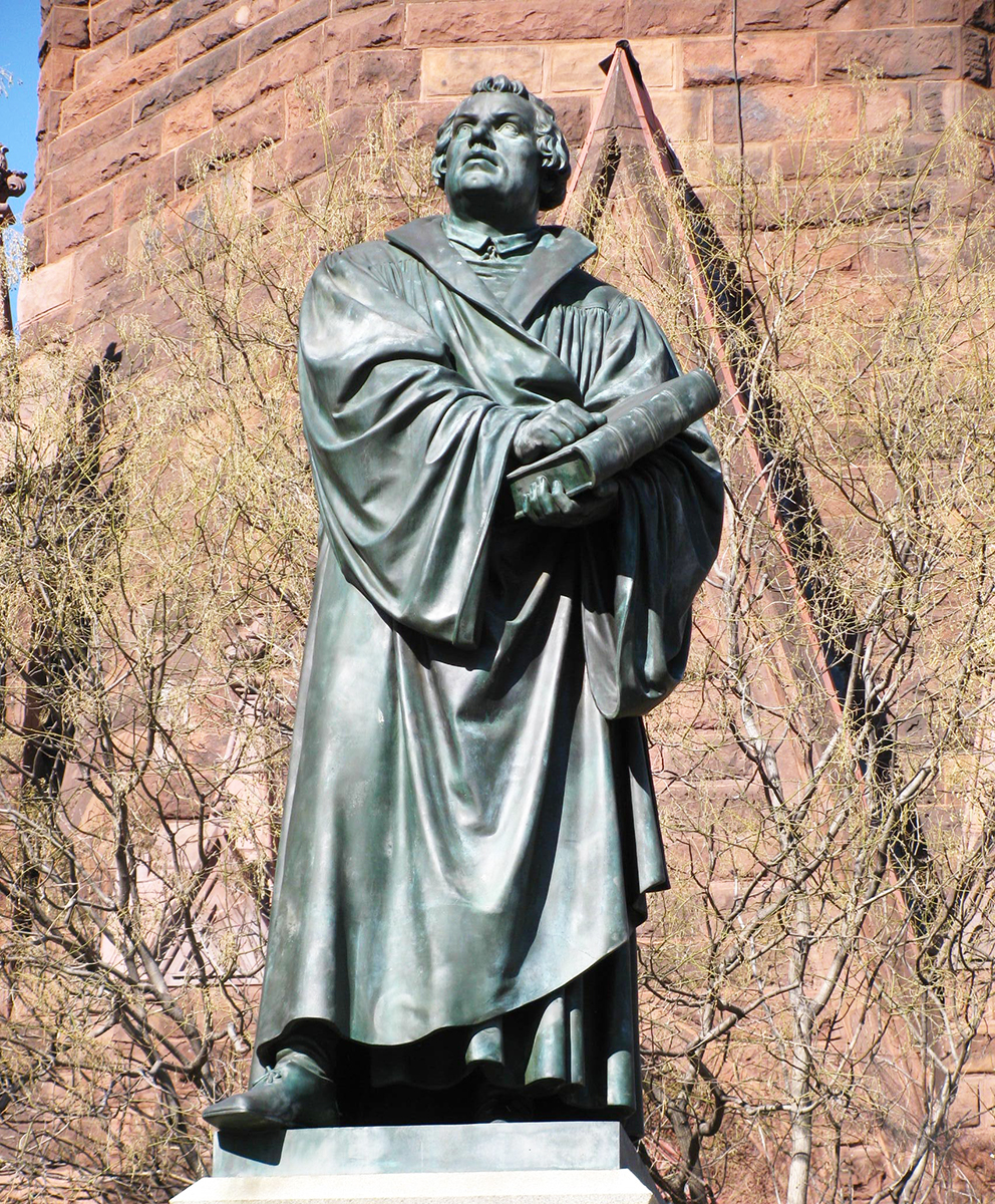 Famous Religious Bronze Figure Outdoor Sculpture of Martin-Luther with the Bible