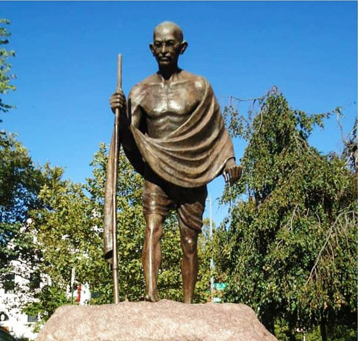 Bronze life size standing Gandhi religion statue