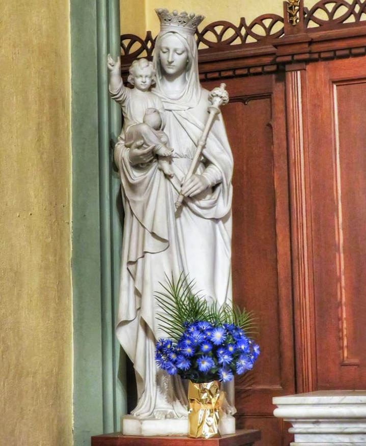 statue of Alma Redemptoris Mater
