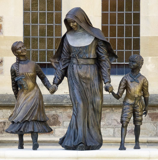 Life Size Figures Bronze Outdoor St Mary MacKillop & Children