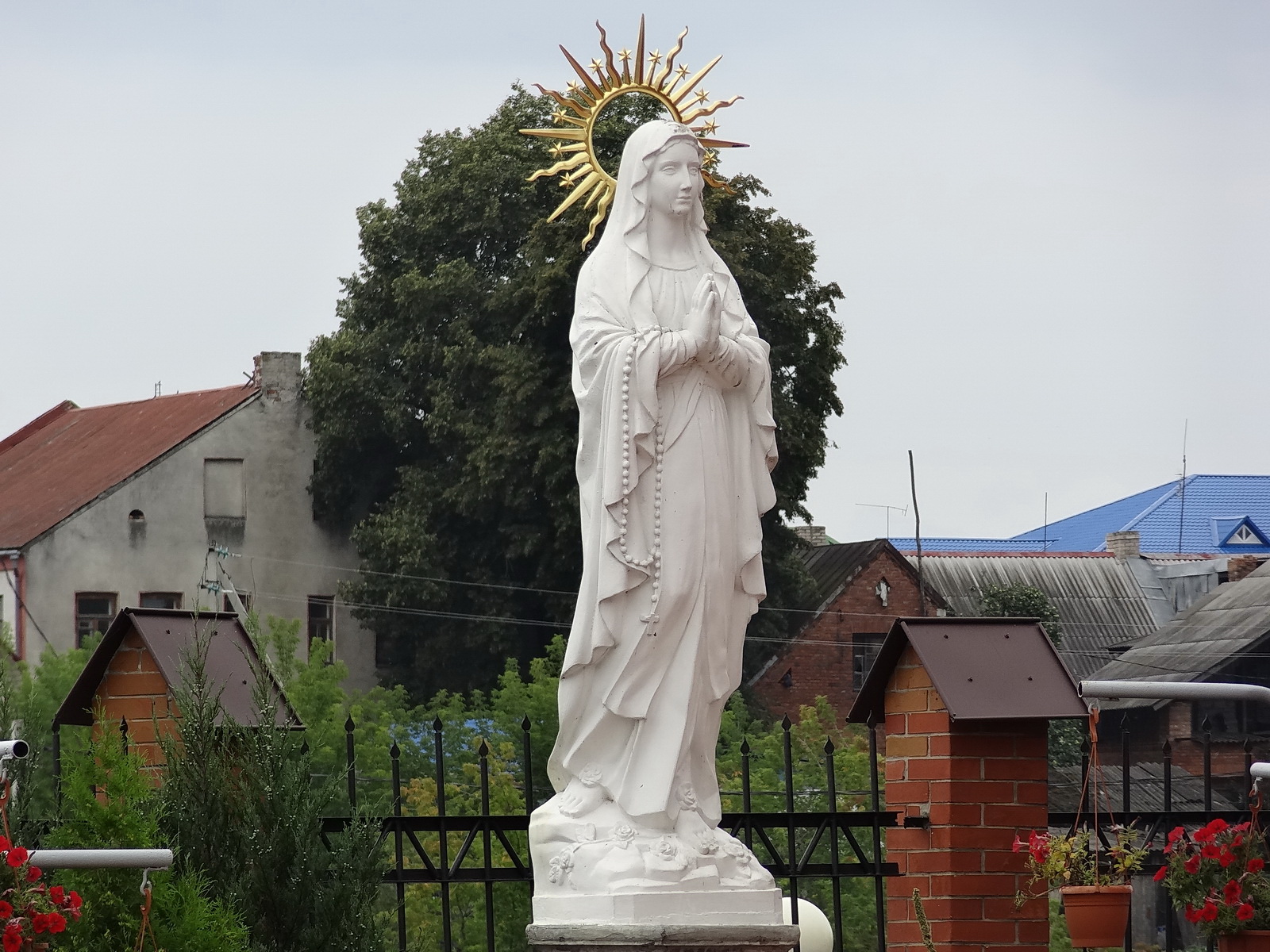 blessed mary outdoor statue