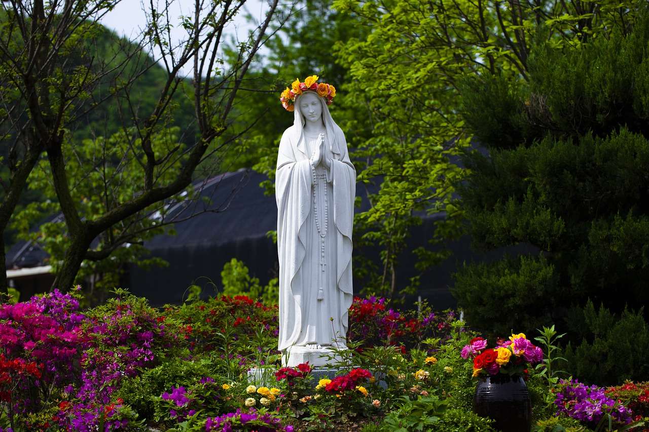 our lady of lourdes garden statue (2)