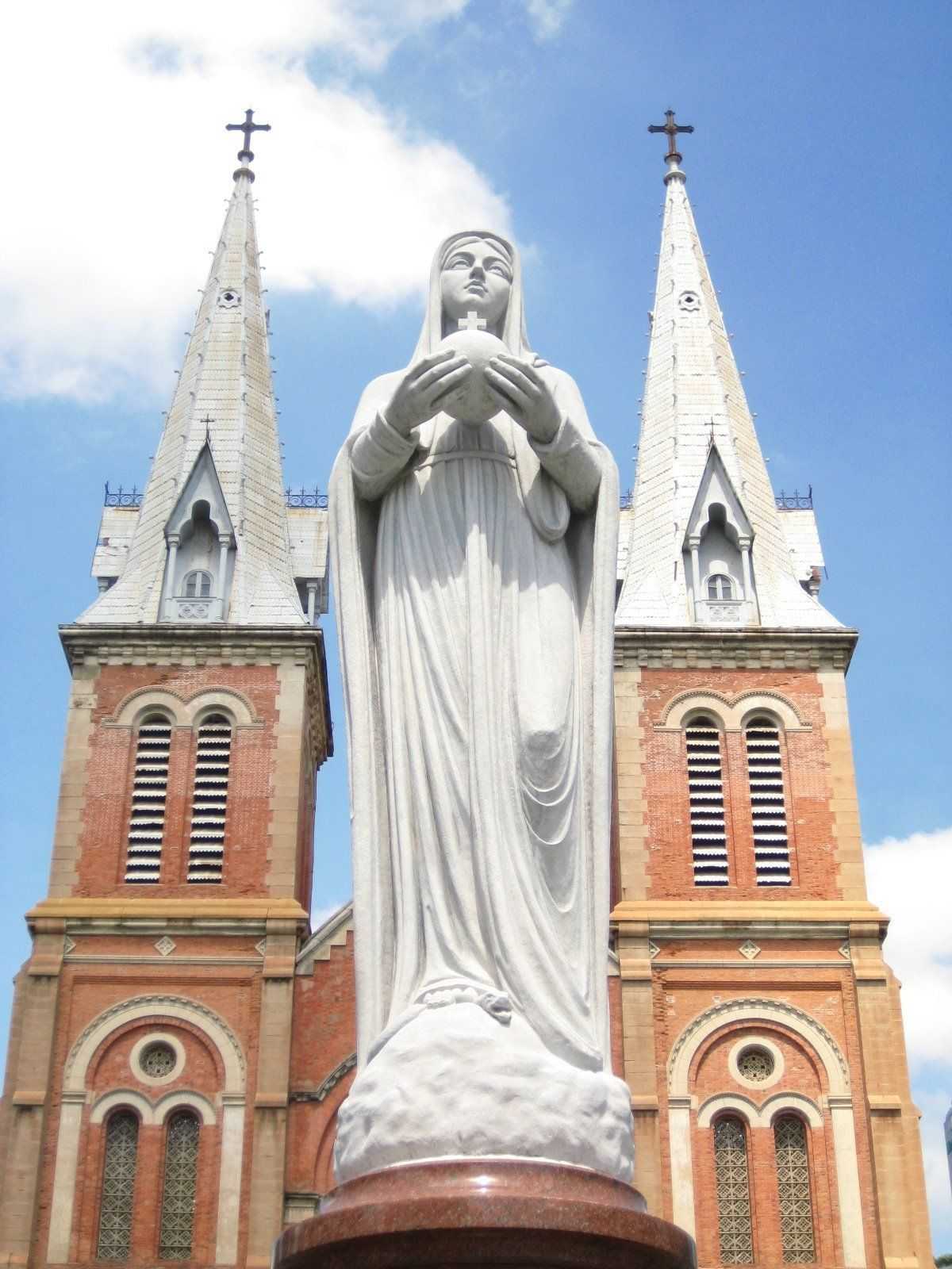 our lady of peace statue (1)