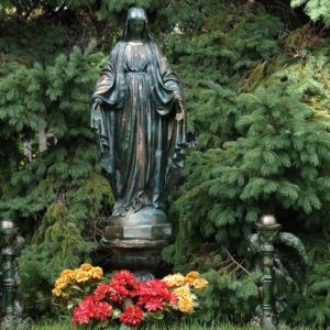 outdoor virgin mary garden statue