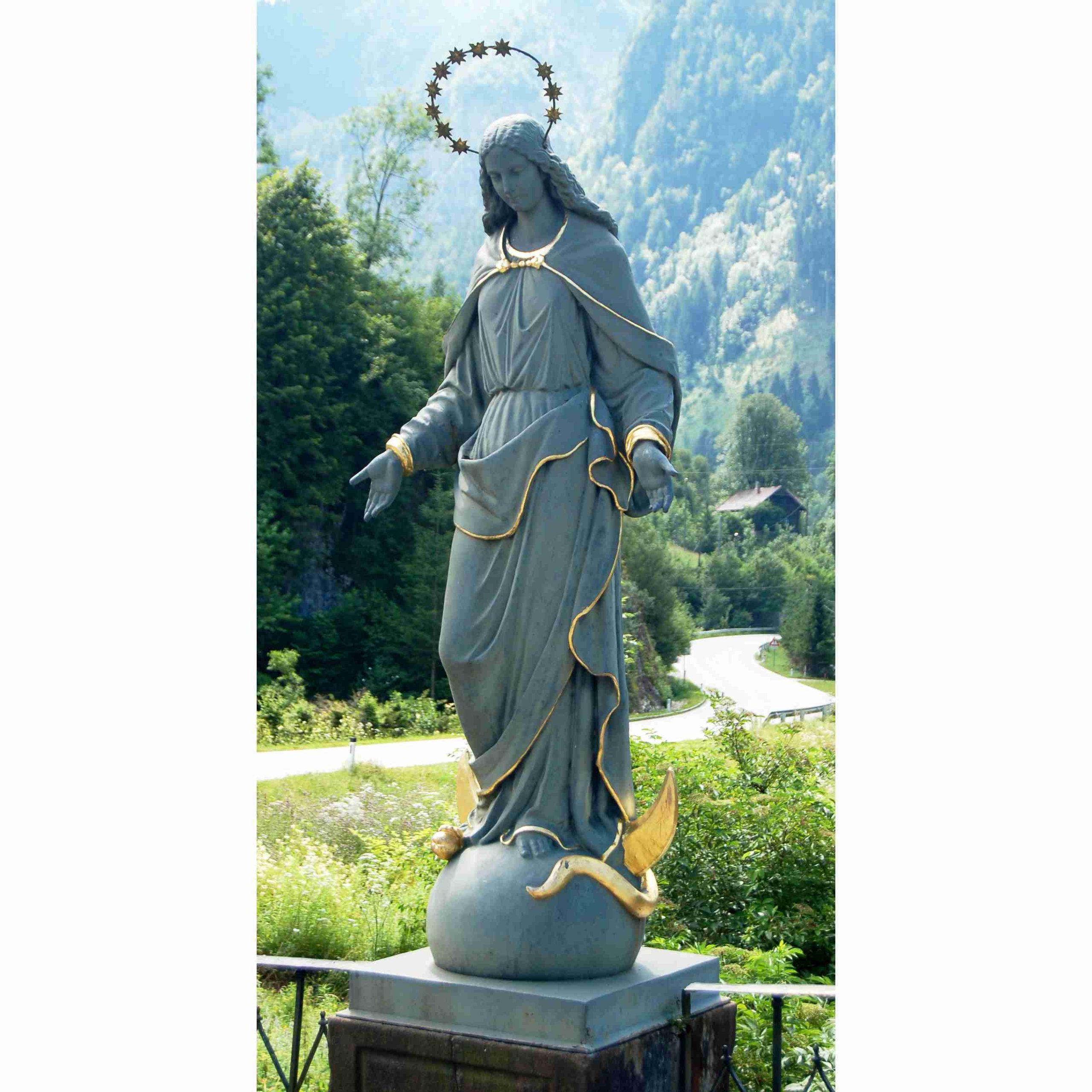 outdoor virgin mary garden statue (2)