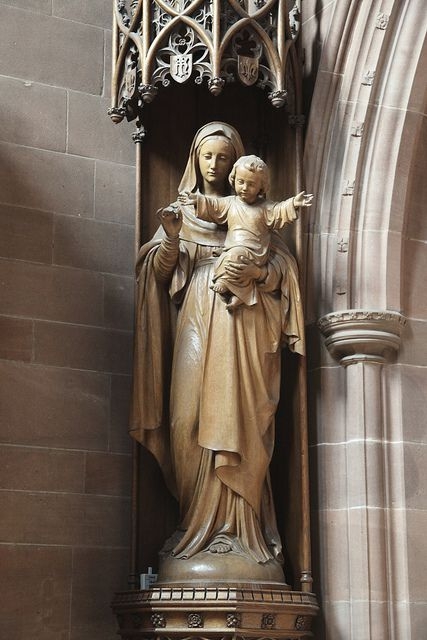 our lady of the rosary statue (1)